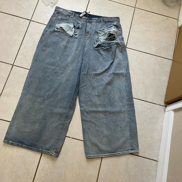 501. NWT Boohoo Distressed Wide Leg Denim Jeans Size 20 - Picture 1 of 3